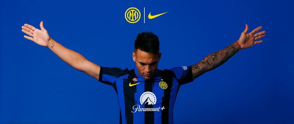 Calcio: Inter e Nike presentano la nuova maglia per le partite in casa