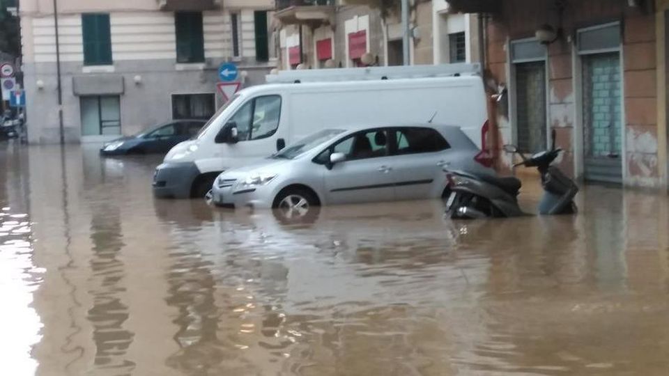 Maltempo: Allagamenti E Esondazioni Nel Savonese, Liguria In Allerta Rossa