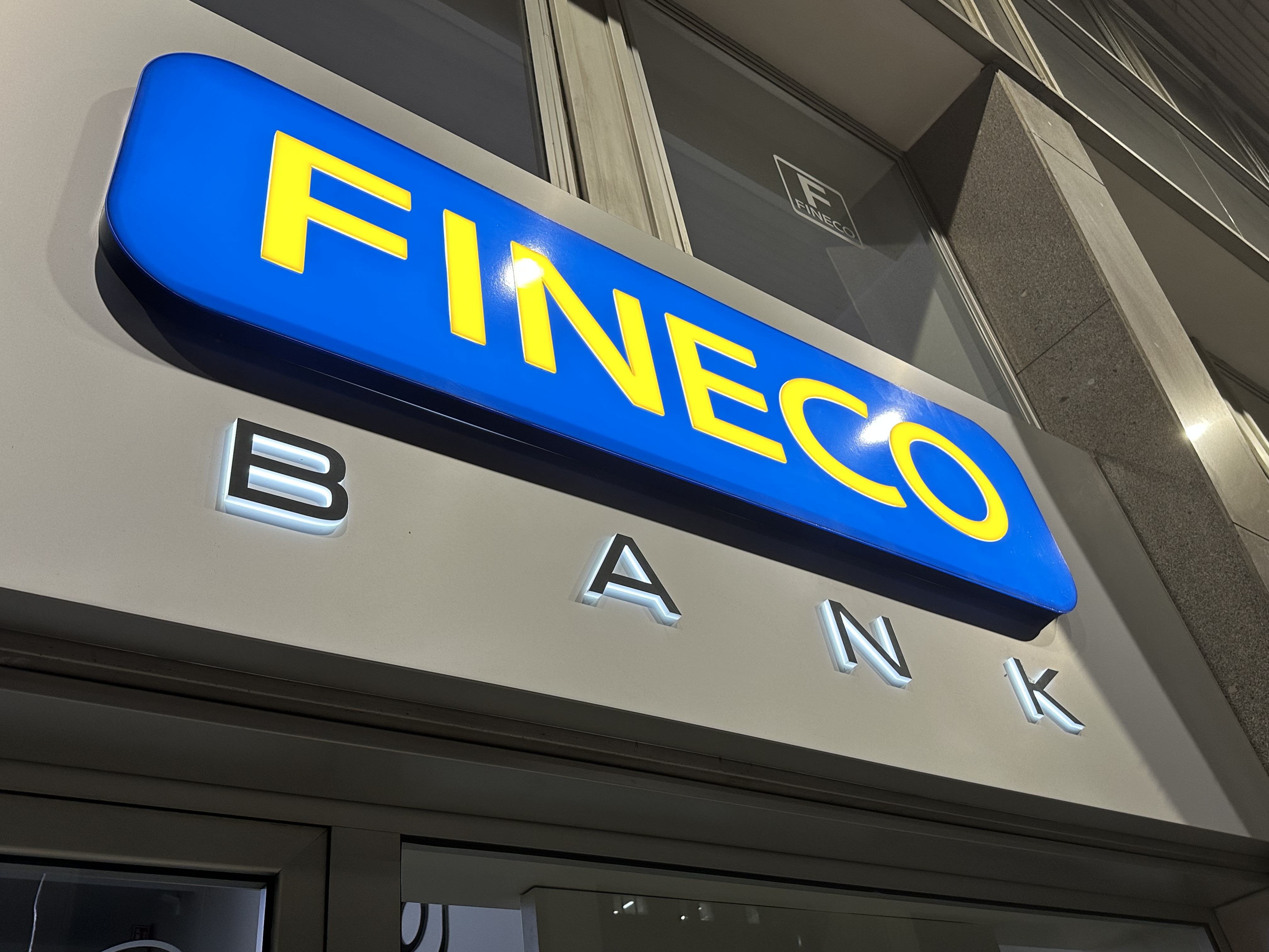 Fineco deals target price