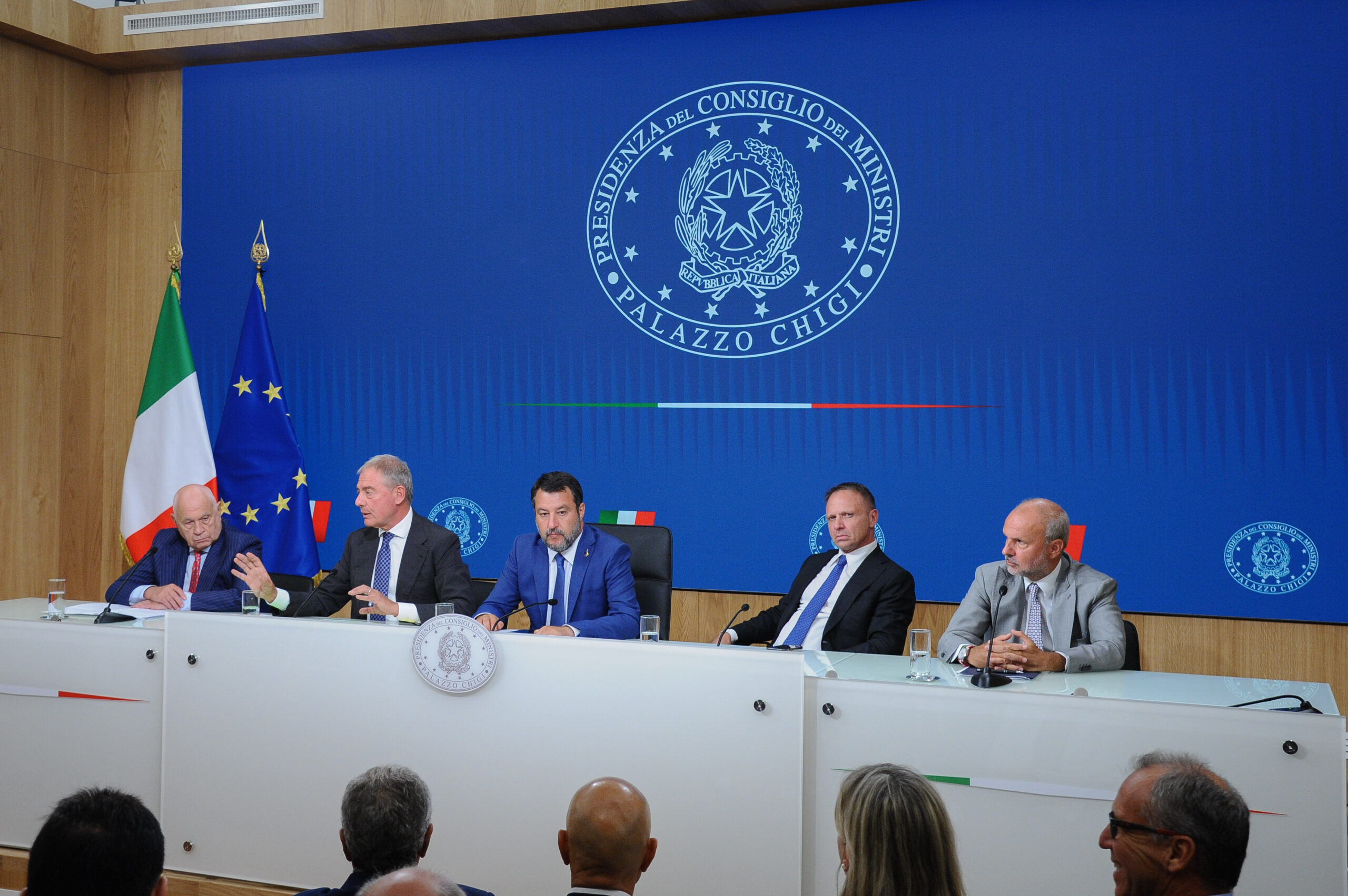 Il governo approva il decreto per i tir, ma il gasolio di ottobre resta scoperto