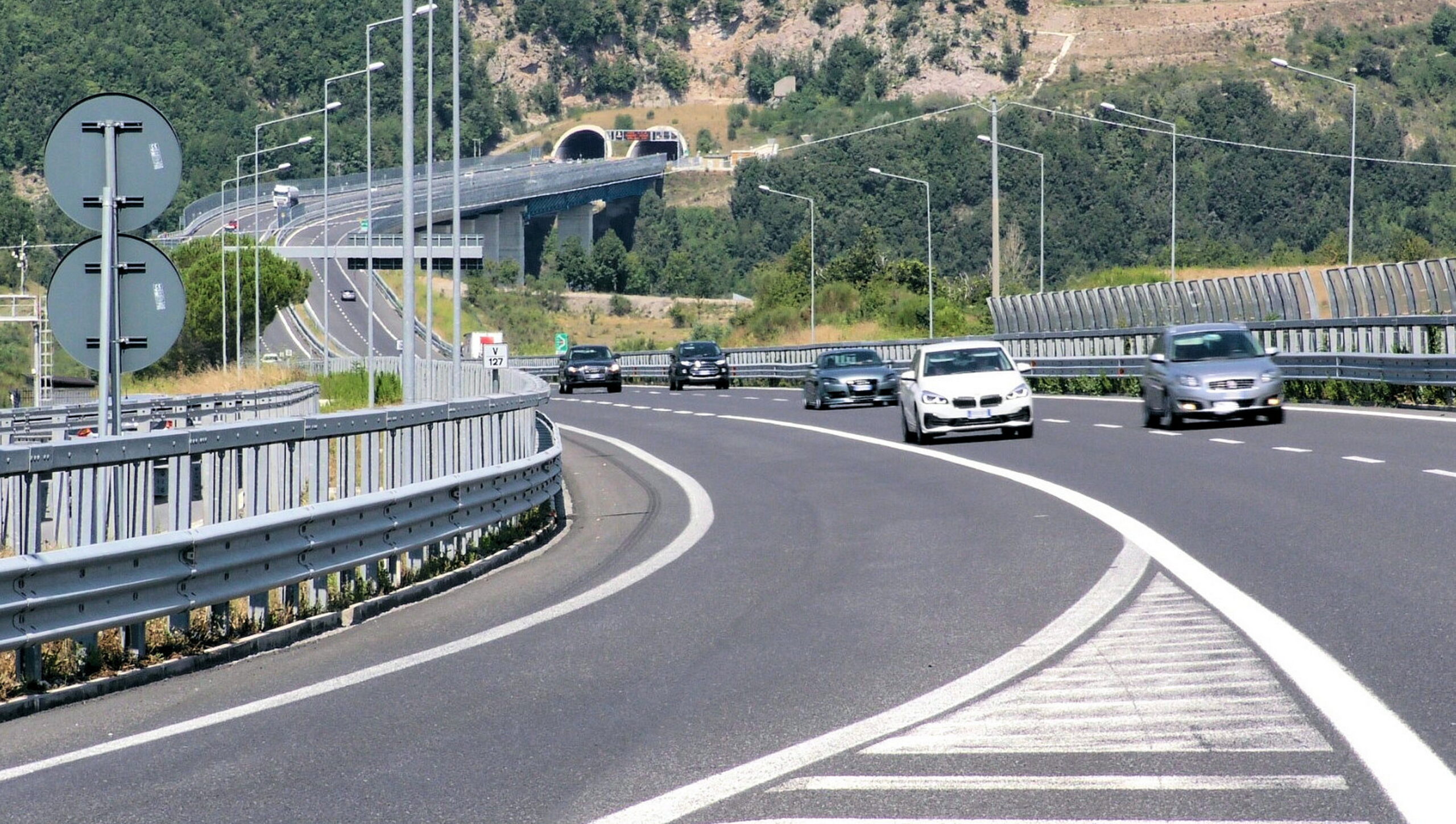 Sardegna, ANAS: “Per incidente traffico temporaneamente bloccato su un tratto della SS131 DCN”