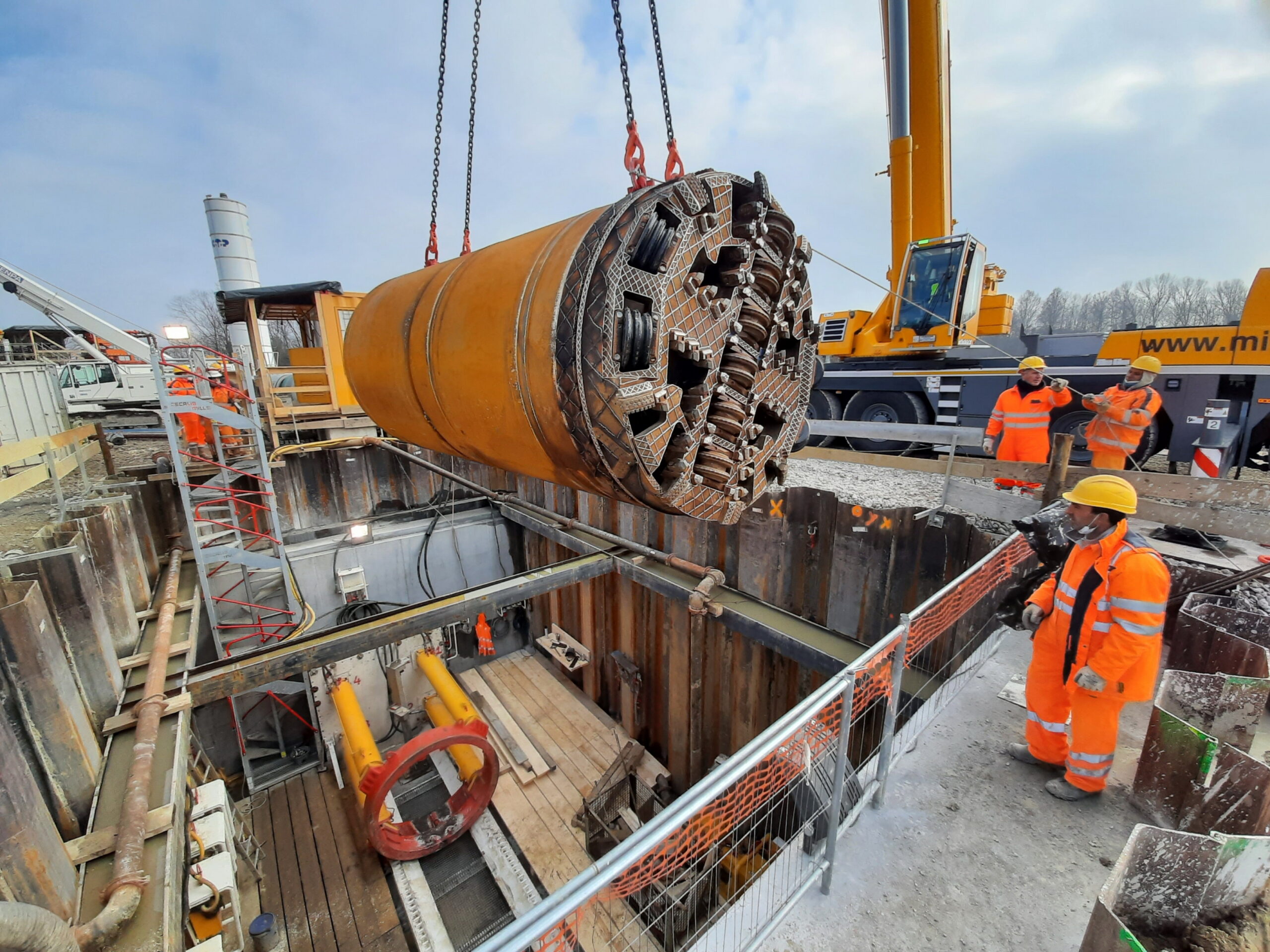 Le tensioni in Medio Oriente crescono, i prezzi dei materiali ancora di più