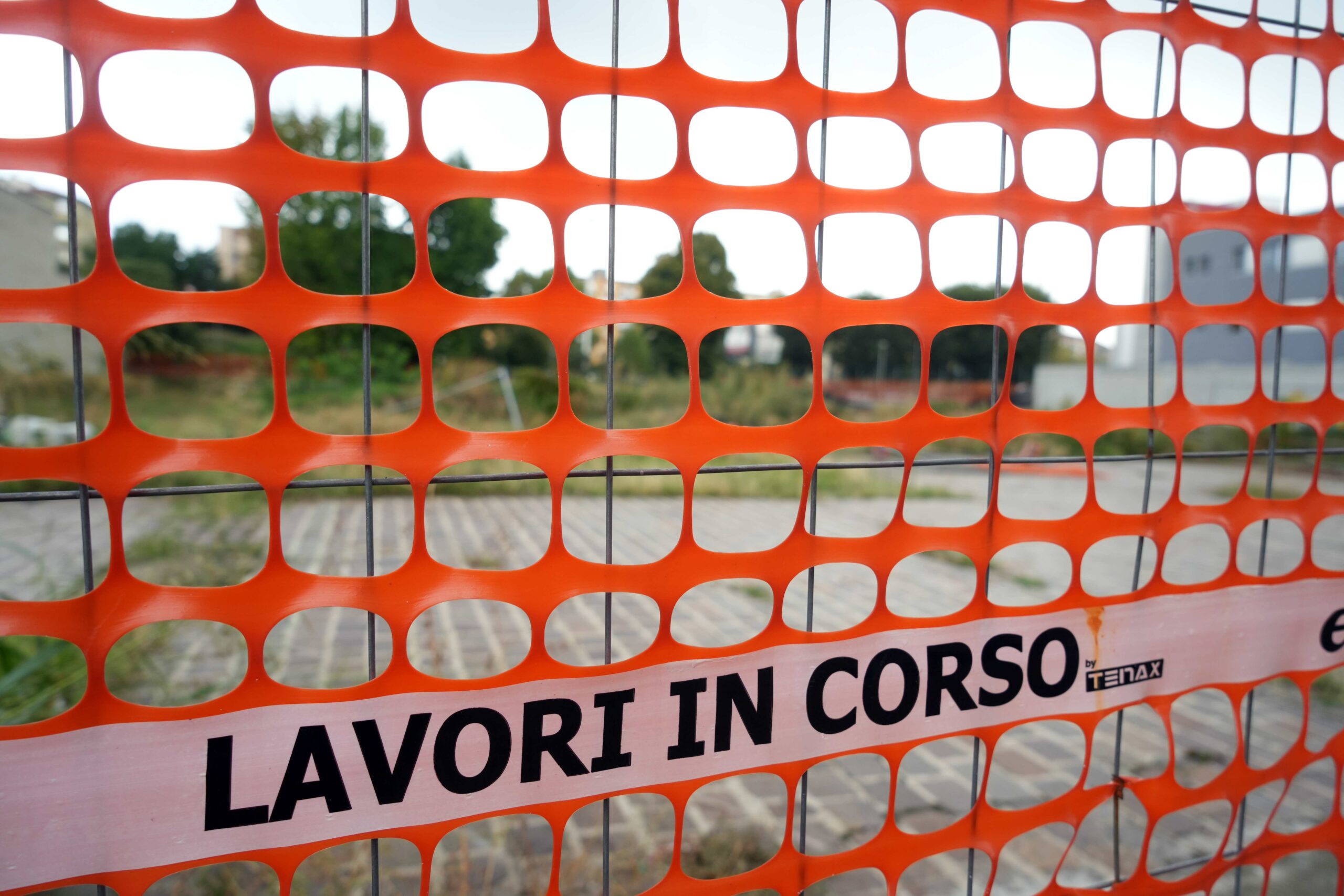 Il clima cambia i conti dei cantieri italiani tra caldo estremo, alluvioni e opere sotto stress
