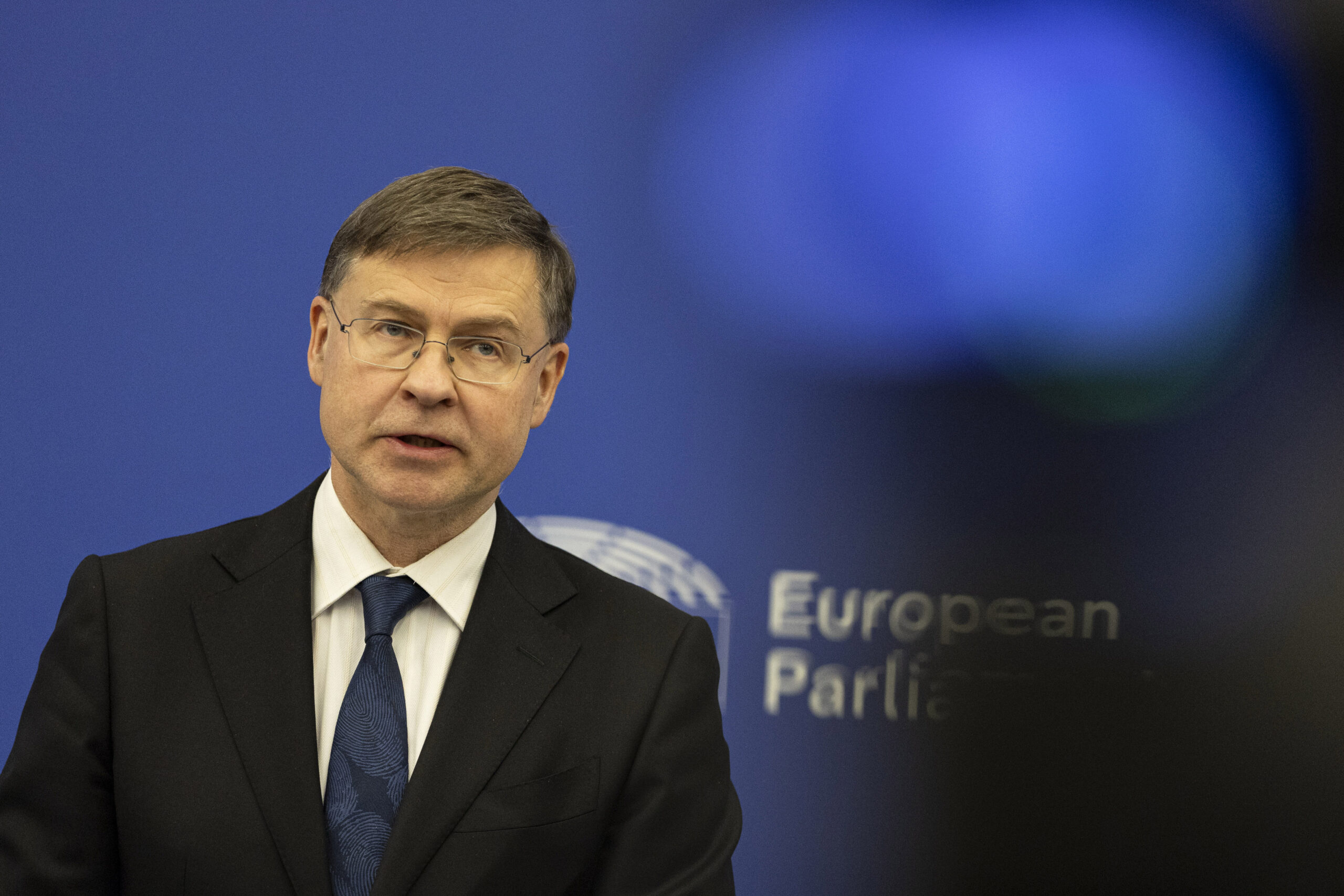 Dal G7 di Parigi a Cipro, Roma cerca alleati ma Bruxelles non cede