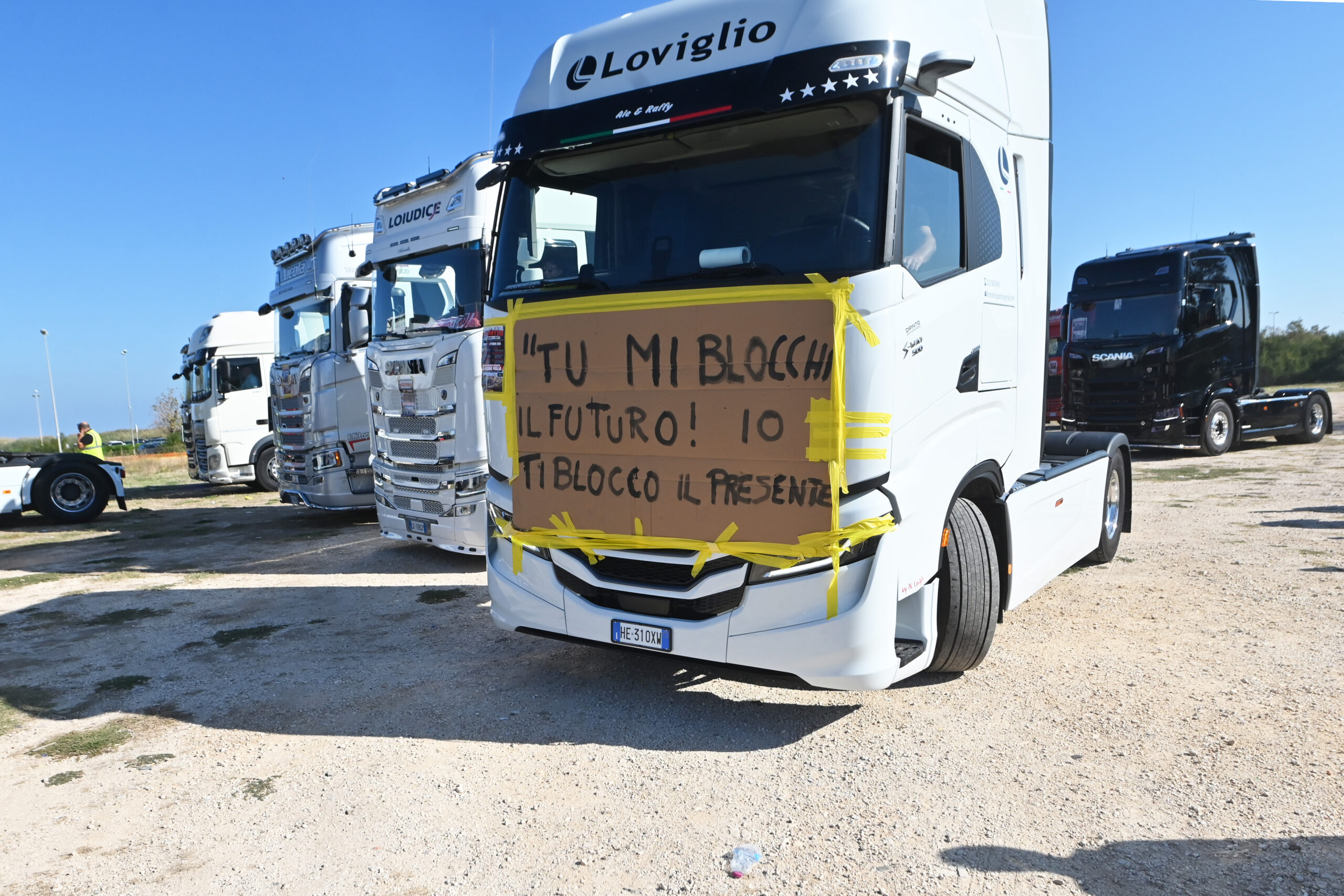 Autotrasporto, la Sicilia riparte ma nel resto del Sud i blocchi restano fino al 27