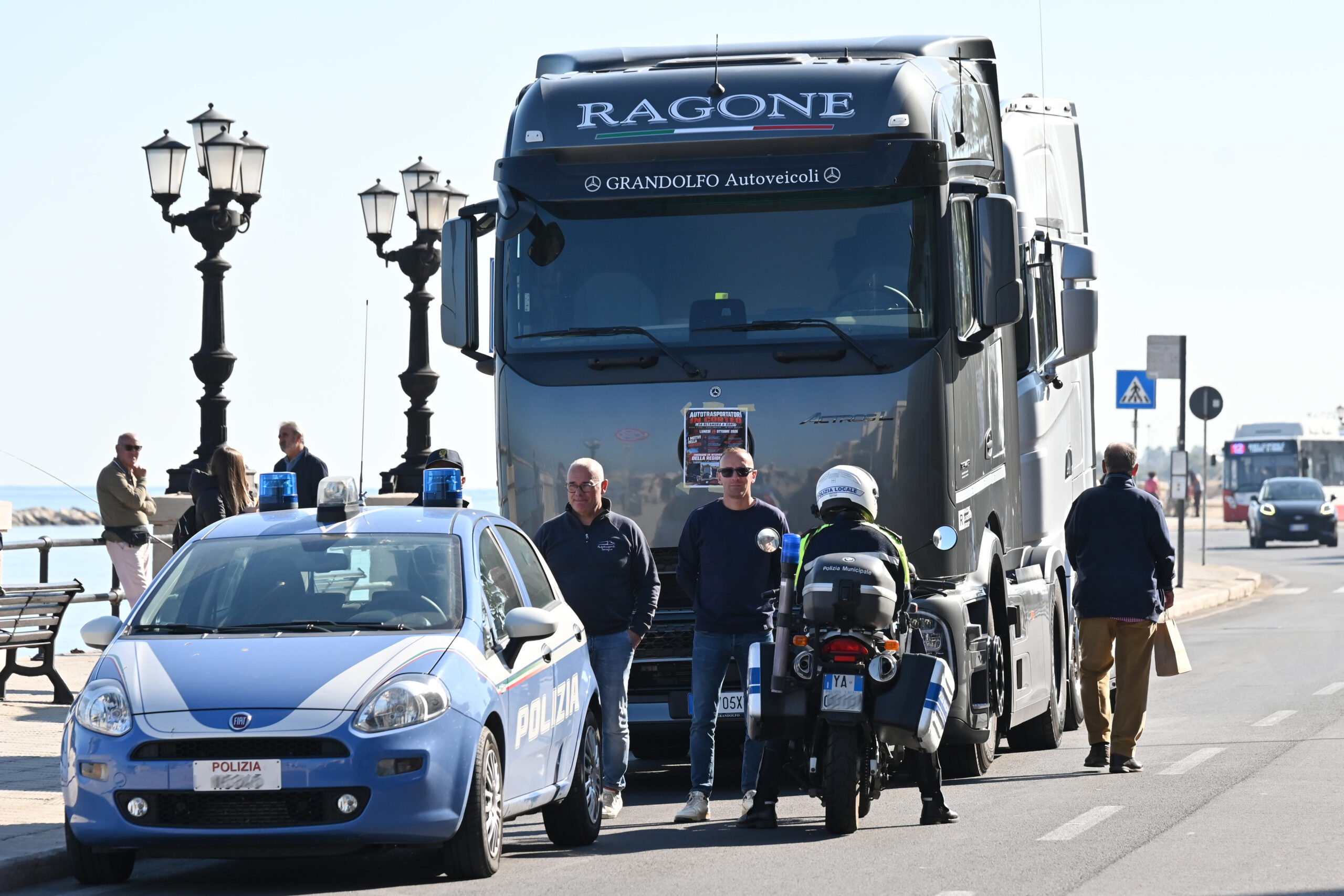 Il Sud bloccato dalla protesta dei tir, dal caro gasolio agli scaffali vuoti