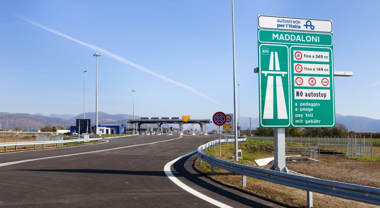 Inaugurato lo svincolo A30 di Maddaloni: da questa sera aperto al traffico