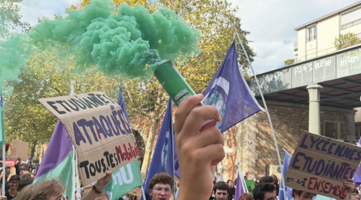 Francia, la rivolta dei licei diventa un caso politico