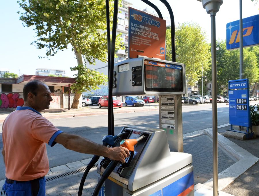 Bollette, benzina e carrello: l’estate più cara degli ultimi anni
