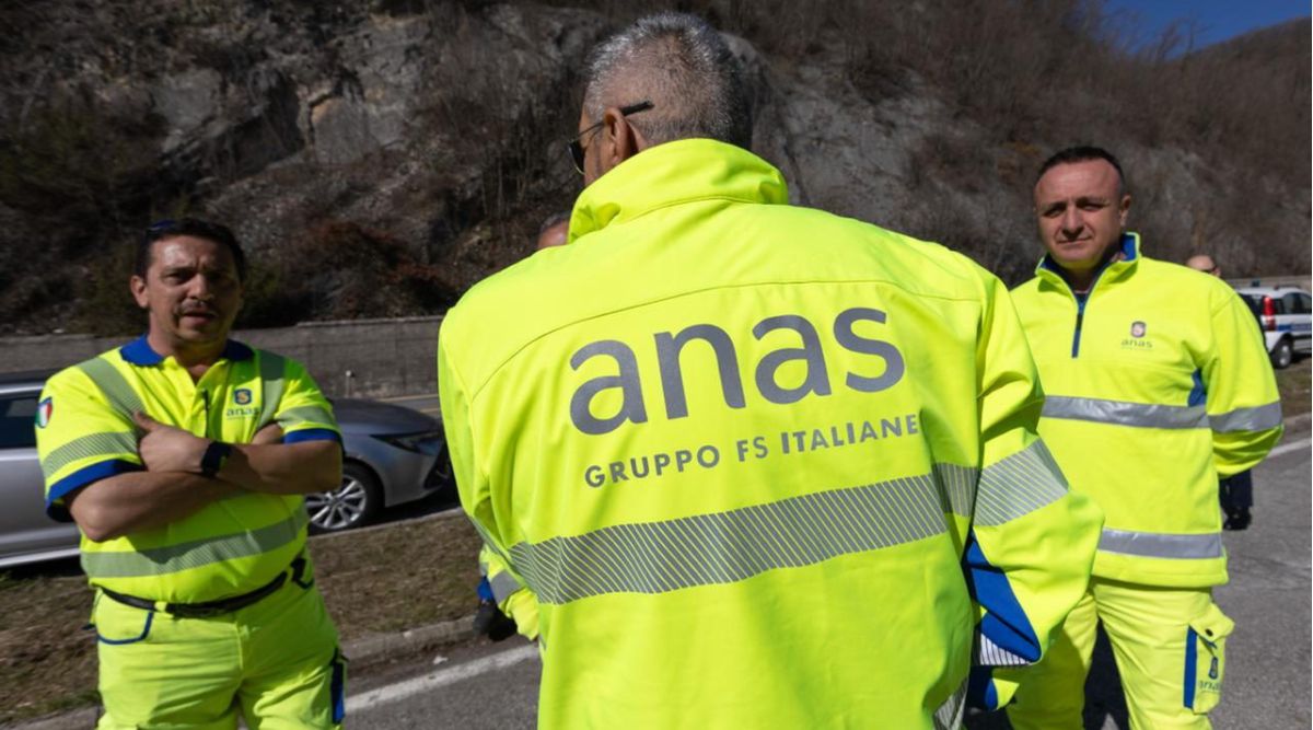 La “Grande Frana” blocca l’Adriatica: l’Italia si spezza a Petacciato