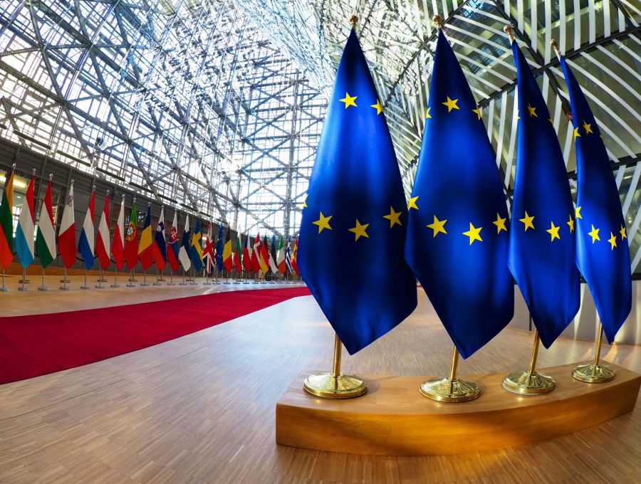 Chi controlla le infrastrutture digitali controlla l’informazione