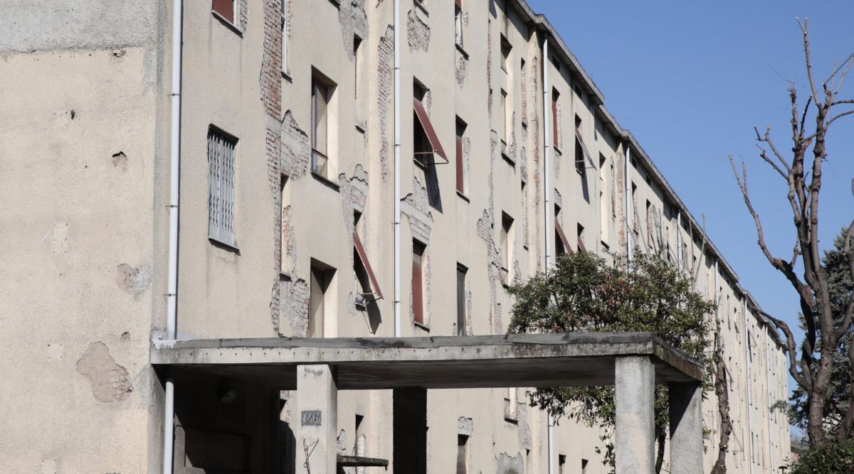 Centomila case in dieci anni: il Piano Casa del governo Meloni tra ambizioni e nodi irrisolti