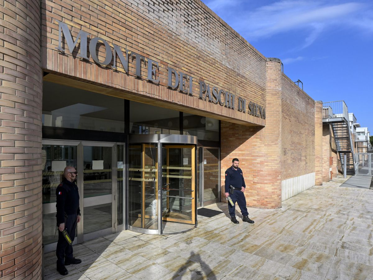 Economia, MPS torna al centro del risiko bancario