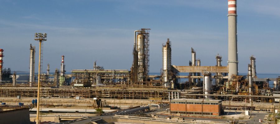 Priolo, la grande raffineria italiana che tutti vogliono comprare