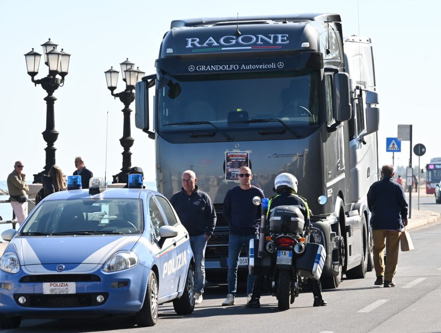 Il Sud bloccato dalla protesta dei tir, dal caro gasolio agli scaffali vuoti