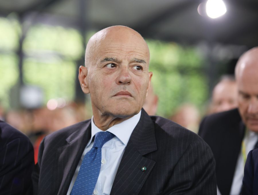 ENI, Descalzi al quinto mandato. Di Foggia nuova presidente: il Cane a sei zampe cambia vertici ma non rotta