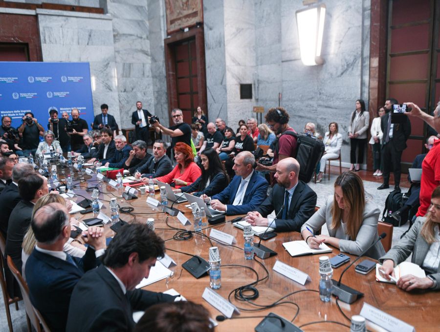 Electrolux, 1.700 esuberi e un tavolo al ministero
