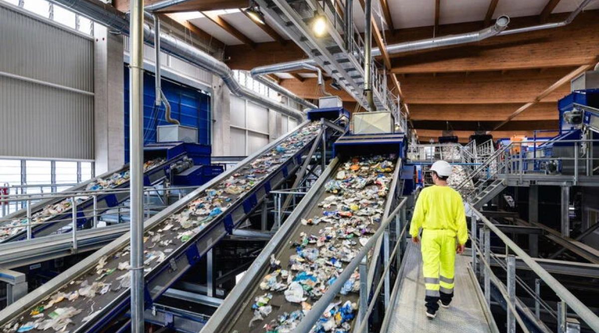 L’Italia è leader nel riciclo, ma il settore della filiera della plastica è in crisi
