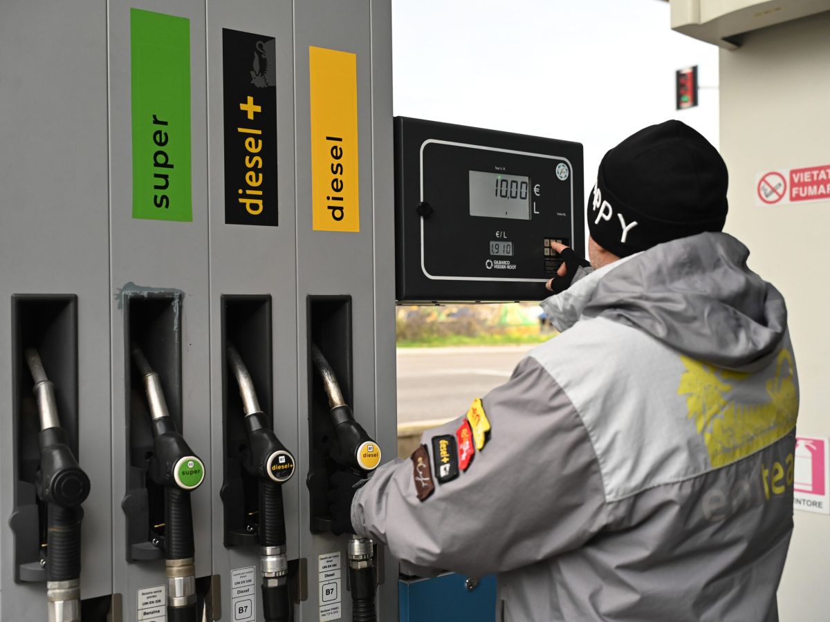 Accise prorogate fino al 30 aprile: i pro e i contro del nuovo decreto carburanti