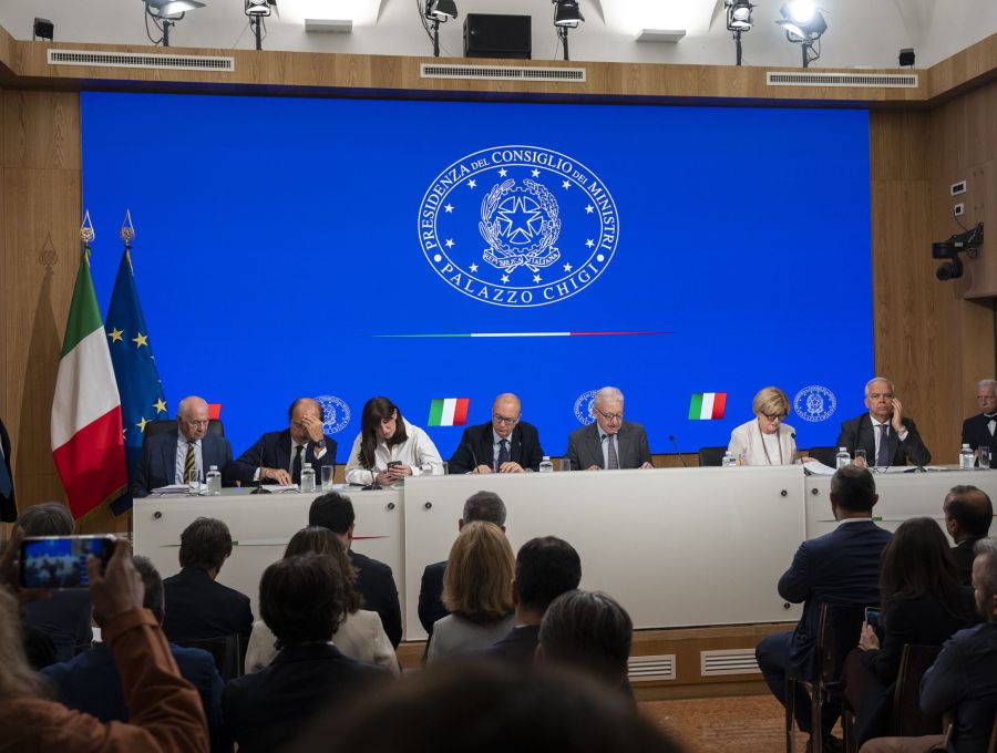 Il governo vara i decreti sull’intelligenza artificiale. L’Italia prima in Europa