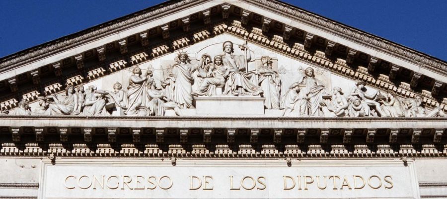 Sfrattata a 87 anni, Maricarmen accende la Spagna. E Sánchez si gioca i decreti sulla casa