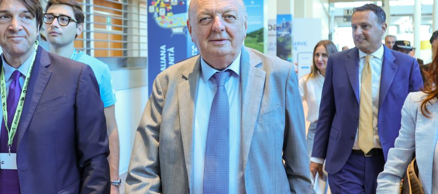 Pichetto a “La Piazza”: dopo il 5 settembre misure in arrivo per le accise